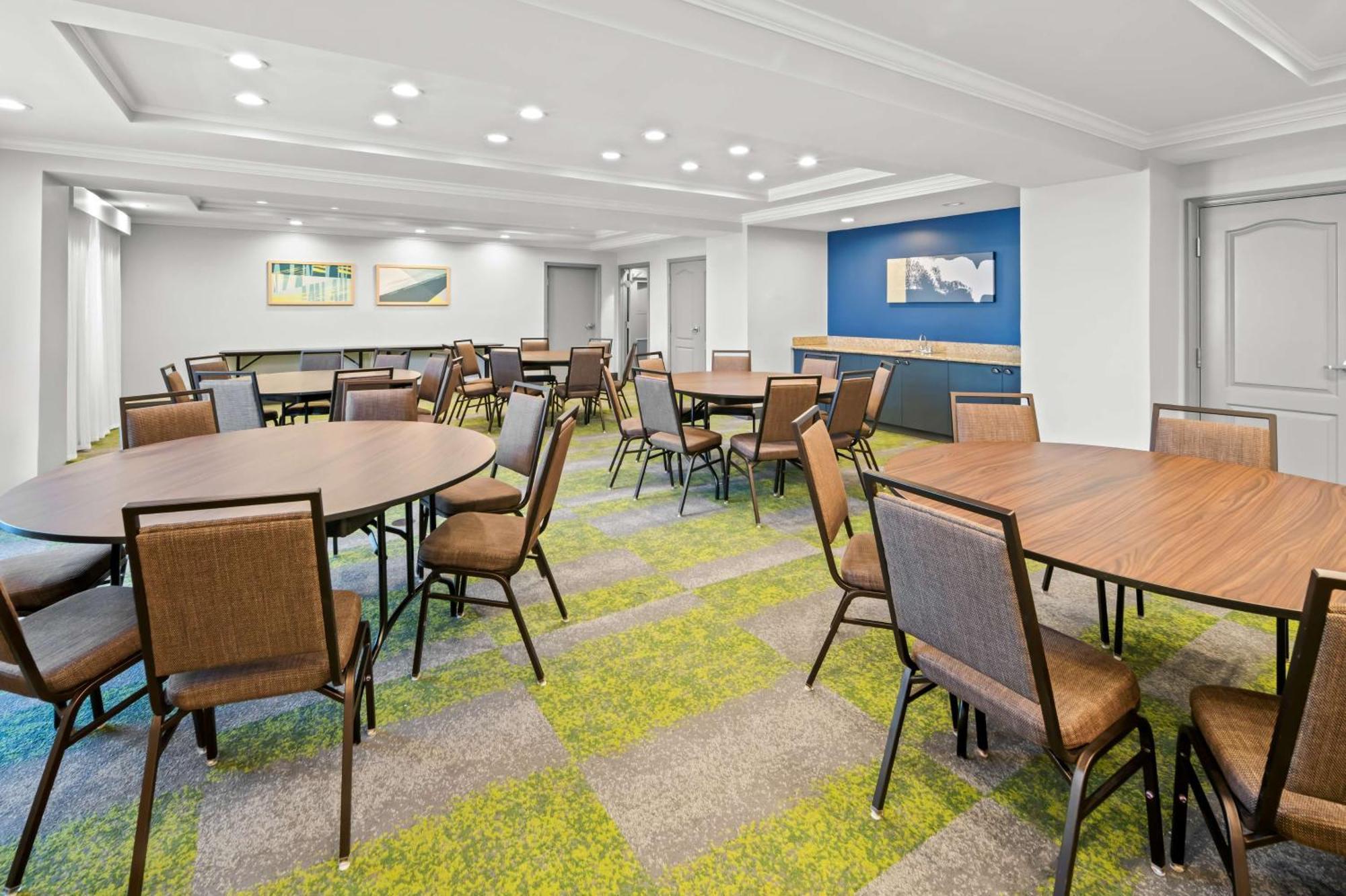Spark By Hilton Woodbridge Exteriér fotografie